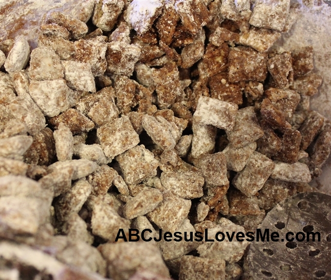 Muddy Buddies or Puppy Chow